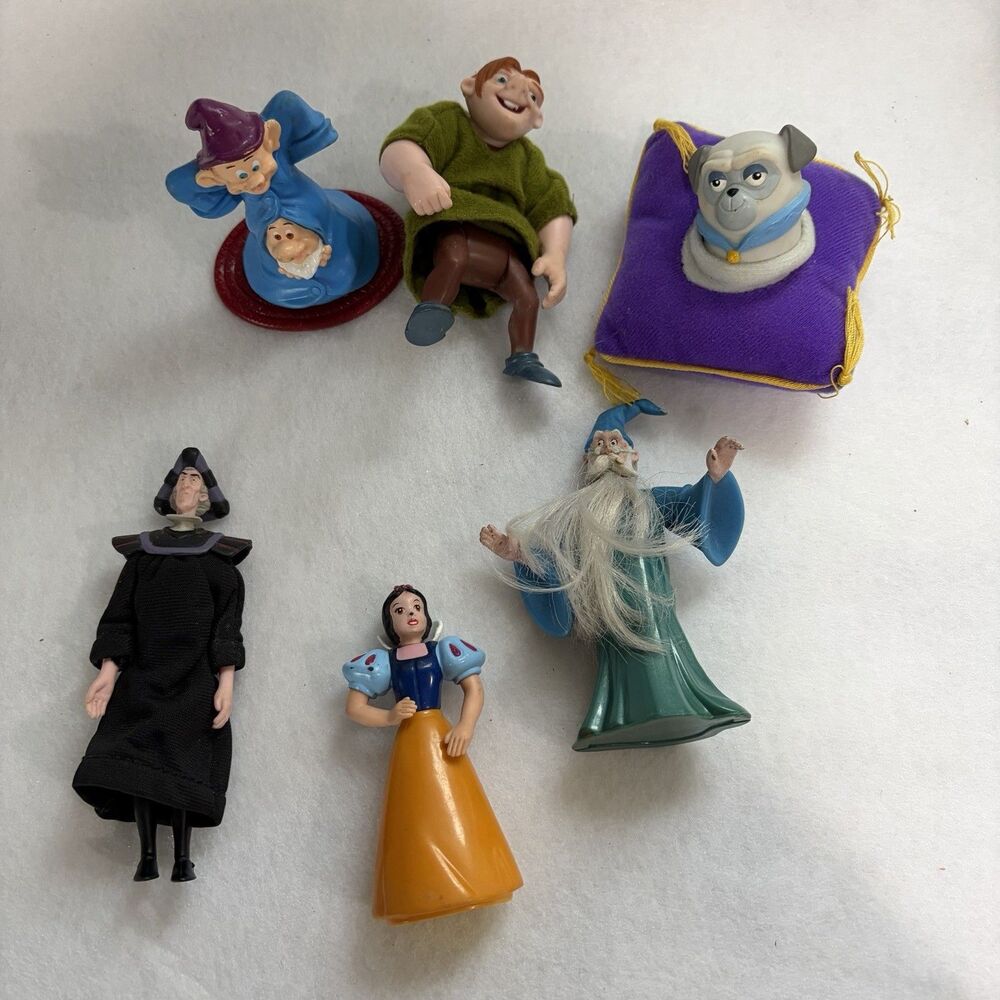 Lot Of Vintage Disney Figures 6 Plastic Toys Snow White Hunchback Of Notre Dame